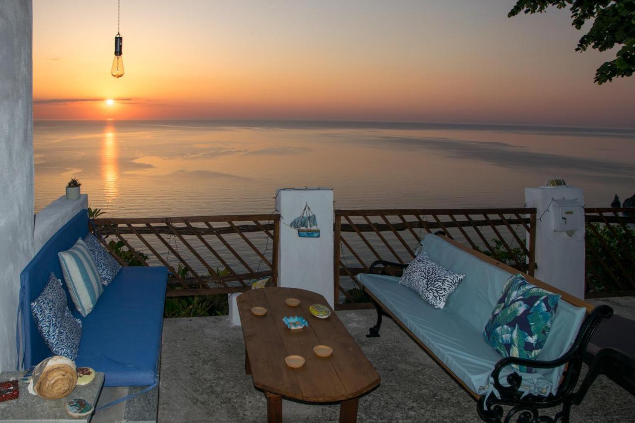 Balcony On The Rocks Villa Agioi Saranta Exteriör bild